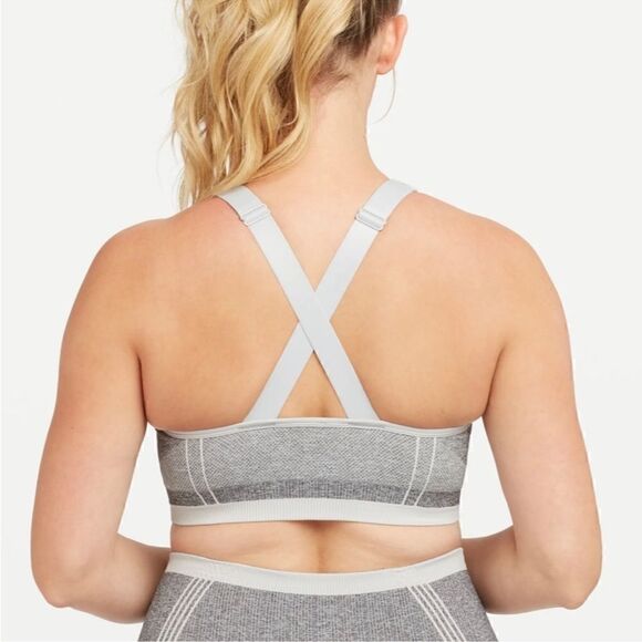 NWT Spanx Spacedye Cloudy Gray Seamless Sculpt Sports Bra S Padded Crisscross - Picture 3 of 9